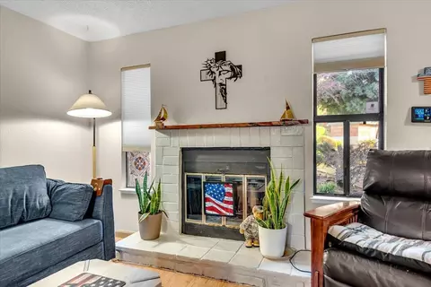 Living - 3087 Northwoods Way, Redding, CA 96002 photo 3 of 4