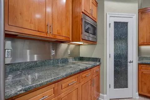 Kitchen - 3685 Wimbledon Dr, Redding, CA 96002 photo 7 of 7