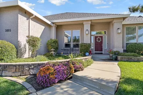 Exterior - 3685 Wimbledon Dr, Redding, CA 96002 photo 2 of 9