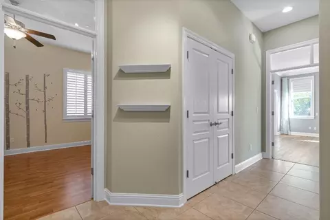 Entry Way - 3685 Wimbledon Dr, Redding, CA 96002 photo 3 of 4