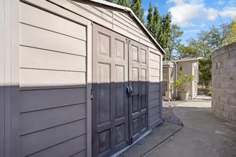 Exterior - 3685 Wimbledon Dr, Redding, CA 96002 photo 7 of 9