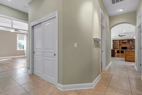 Entry Way - 3685 Wimbledon Dr, Redding, CA 96002 photo 4 of 4