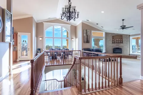 Entry Way - 7775 Muletown Rd, Redding, CA 96001 photo 2 of 3