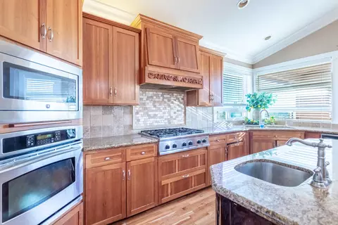 Kitchen - 7775 Muletown Rd, Redding, CA 96001 photo 5 of 5