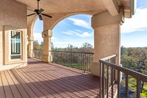 Exterior - 7775 Muletown Rd, Redding, CA 96001 photo 3 of 10
