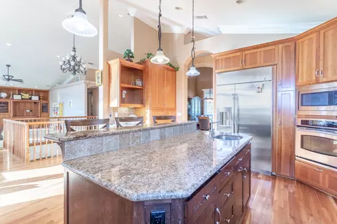 Kitchen - 7775 Muletown Rd, Redding, CA 96001 photo 4 of 5