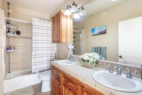Bath - 7775 Muletown Rd, Redding, CA 96001 photo 5 of 5