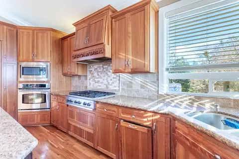 Kitchen - 7775 Muletown Rd, Redding, CA 96001 photo 3 of 5