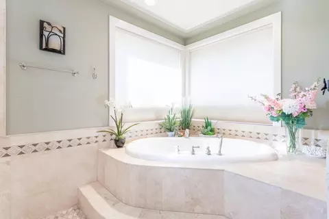 Bath - 7775 Muletown Rd, Redding, CA 96001 photo 1 of 5