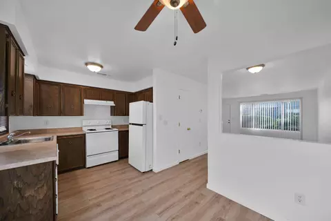 Entry Way - 1091 Del Sol Pl, Redding, CA 96002 photo 1 of 2