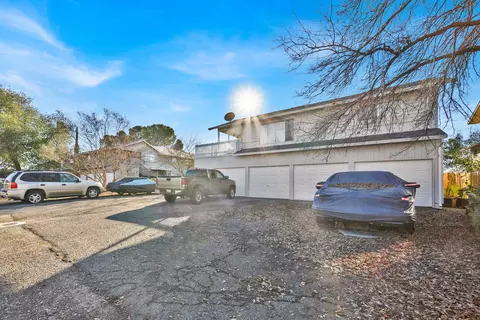 Exterior - 1091 Del Sol Pl, Redding, CA 96002 photo 2 of 8