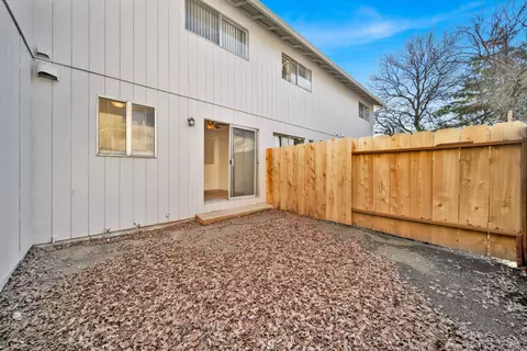 Exterior - 1091 Del Sol Pl, Redding, CA 96002 photo 7 of 8