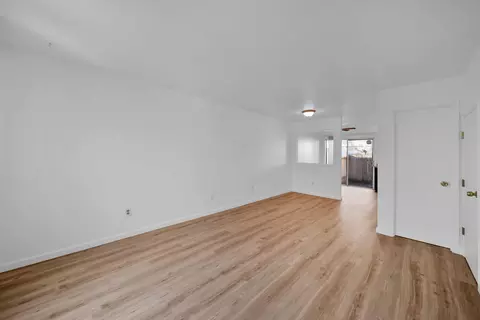 Living - 1091 Del Sol Pl, Redding, CA 96002 photo 3 of 5