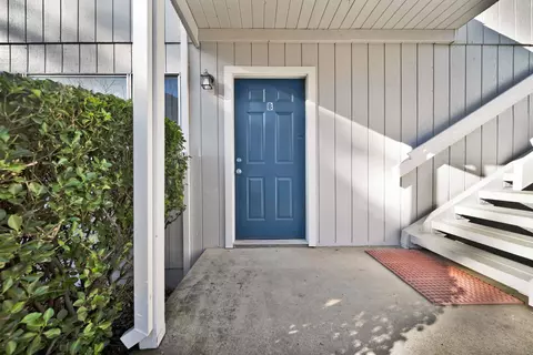 Exterior - 1091 Del Sol Pl, Redding, CA 96002 photo 5 of 8