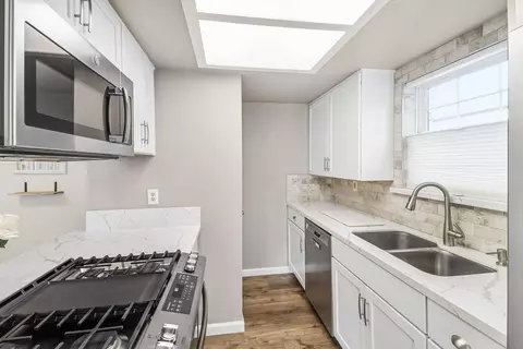 Kitchen - 200 Ridgetop Dr #31, Redding, CA 96003 photo 4 of 4
