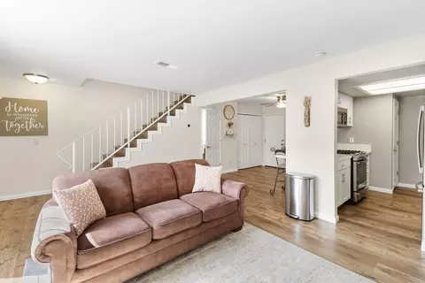 Living - 200 Ridgetop Dr #31, Redding, CA 96003 photo 2 of 2