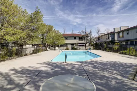 Exterior - 200 Ridgetop Dr #31, Redding, CA 96003 photo 4 of 9