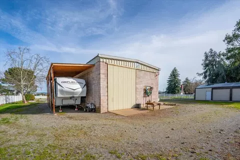 Exterior - 14115 Trinity Ave, Red Bluff, CA 96080 photo 24 of 25