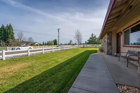 Exterior - 14115 Trinity Ave, Red Bluff, CA 96080 photo 17 of 25