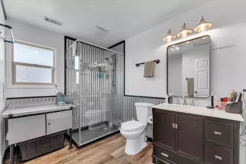 Bath - 14115 Trinity Ave, Red Bluff, CA 96080 photo 3 of 3