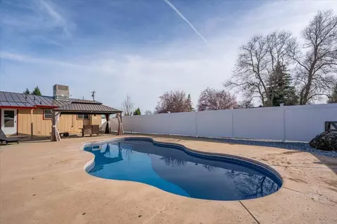 Exterior - 14115 Trinity Ave, Red Bluff, CA 96080 photo 6 of 25