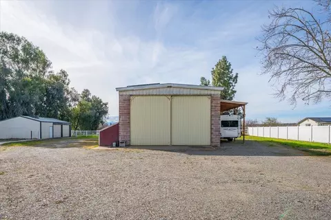 Exterior - 14115 Trinity Ave, Red Bluff, CA 96080 photo 21 of 25