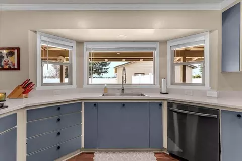 Kitchen - 14115 Trinity Ave, Red Bluff, CA 96080 photo 5 of 6