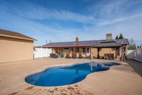 Exterior - 14115 Trinity Ave, Red Bluff, CA 96080 photo 5 of 25