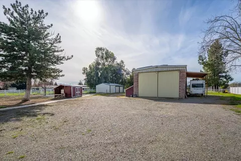 Exterior - 14115 Trinity Ave, Red Bluff, CA 96080 photo 20 of 25