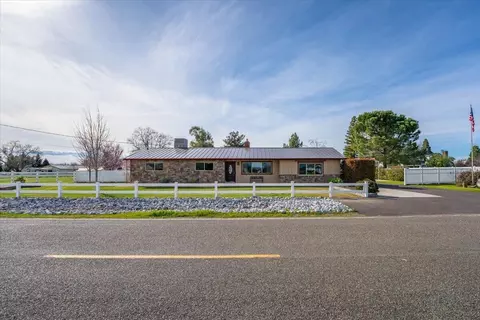 Exterior - 14115 Trinity Ave, Red Bluff, CA 96080 photo 9 of 25