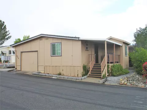 426 Milkwood Dr, Redding, CA 96003