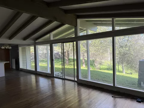 Living - 1400 Riviera Dr, Redding, CA 96001 photo 1 of 3