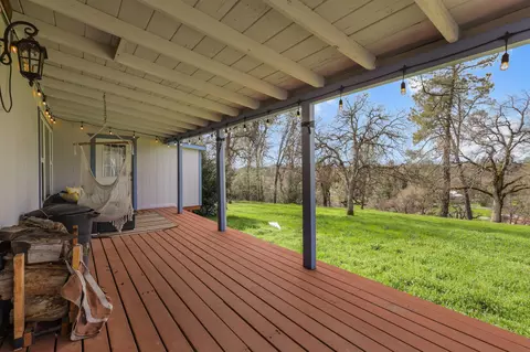 Exterior - 20728 Old 44 Dr, Redding, CA 96003 photo 2 of 12