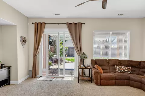 Entry Way - 751 Woodacre Dr, Redding, CA 96002 photo 1 of 8