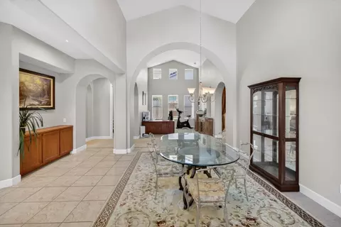 Entry Way - 751 Woodacre Dr, Redding, CA 96002 photo 4 of 8