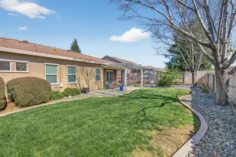 Exterior - 751 Woodacre Dr, Redding, CA 96002 photo 5 of 7