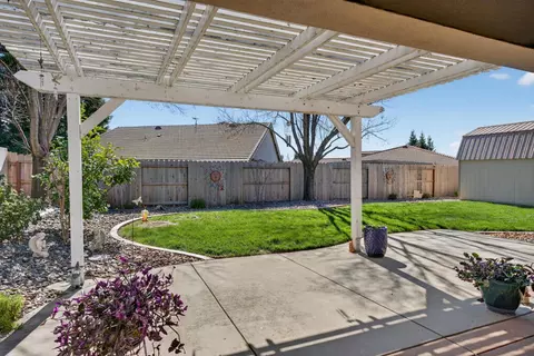 Exterior - 751 Woodacre Dr, Redding, CA 96002 photo 2 of 7