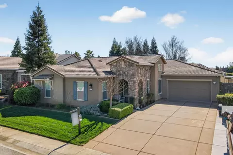 751 Woodacre Dr, Redding, CA 96002