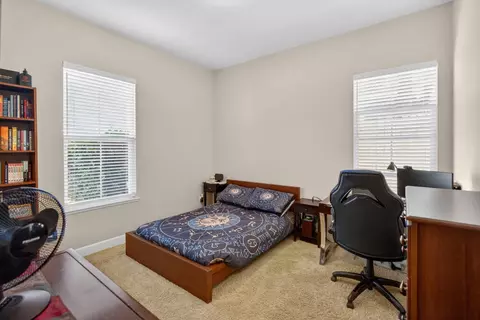 Bedroom - 751 Woodacre Dr, Redding, CA 96002 photo 3 of 5