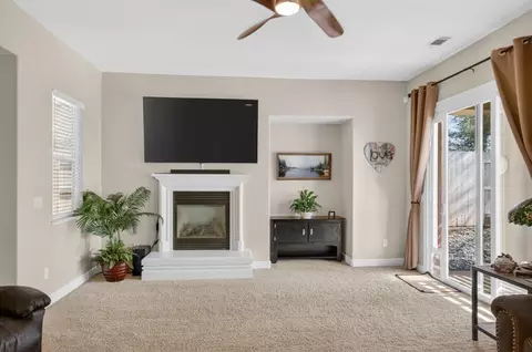Living - 751 Woodacre Dr, Redding, CA 96002 photo 4 of 4