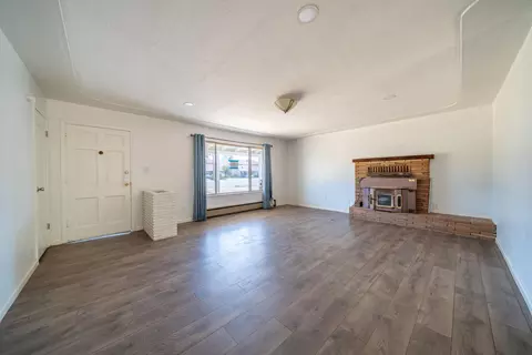 Living - 852 Lake Blvd, Redding, CA 96003 photo 1 of 4