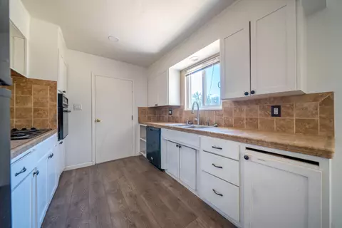 Kitchen - 852 Lake Blvd, Redding, CA 96003 photo 1 of 2