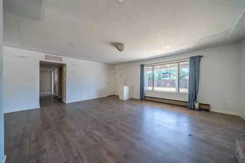 Living - 852 Lake Blvd, Redding, CA 96003 photo 2 of 4