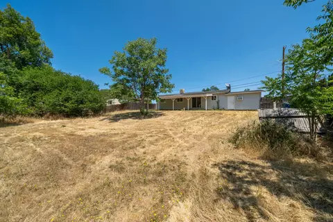 Exterior - 852 Lake Blvd, Redding, CA 96003 photo 8 of 10