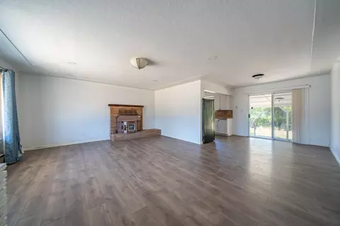 Living - 852 Lake Blvd, Redding, CA 96003 photo 3 of 4