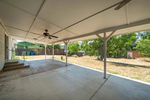 Exterior - 852 Lake Blvd, Redding, CA 96003 photo 3 of 10