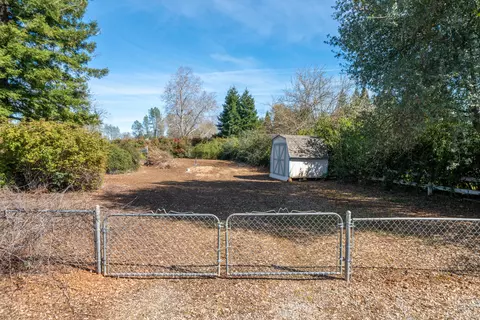 Exterior - 19767 Paso Robles Ave, Redding, CA 96003 photo 19 of 21