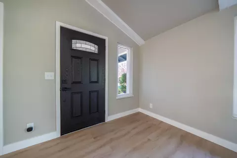 Entry Way - 19767 Paso Robles Ave, Redding, CA 96003 photo 1 of 2