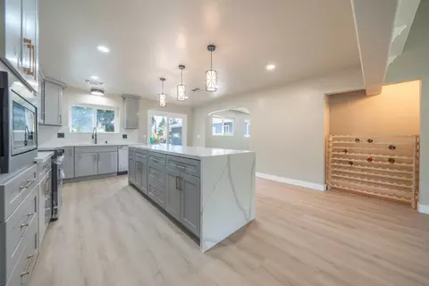 Kitchen - 19767 Paso Robles Ave, Redding, CA 96003 photo 3 of 6