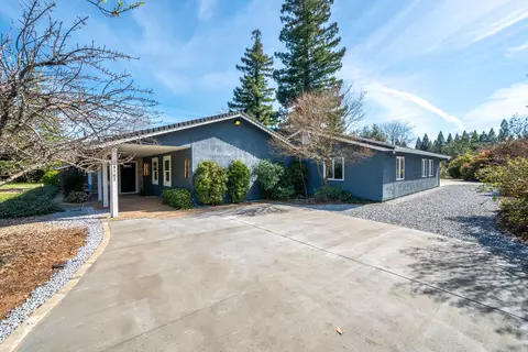 Exterior - 19767 Paso Robles Ave, Redding, CA 96003 photo 4 of 21